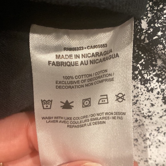 EUC Boys Youth Size XL Screen Tee Tee-Shirt Top NIKE B&W Graphic Unisex - Picture 8 of 8